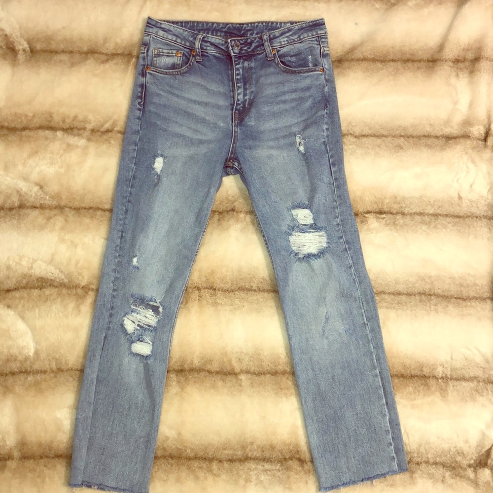 H&M High Waisted Straight Ankle Distressed Jean